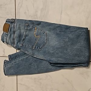 High Rise American Eagle Light Wash Jegging